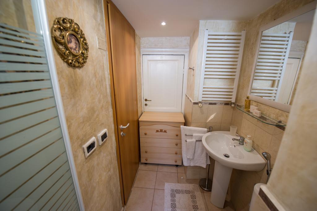Art Domus Reale Bed & Breakfast Roma Eksteriør bilde